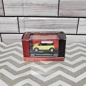 Road Signatures Yat Ming Mini Cooper S 1:72 Scale Diecast Yellow/White NEW